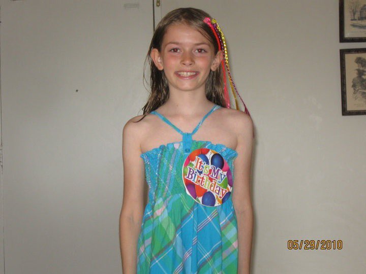 Jazzisaflower's tweet photo. Then vs now (10 year difference) who is sheee. Truth is I remember that birthday from 10 yrs ago so clearly and idk why it’s engraved in my mind. Also why my ears look so big? https://t.co/OshJZDBbAj