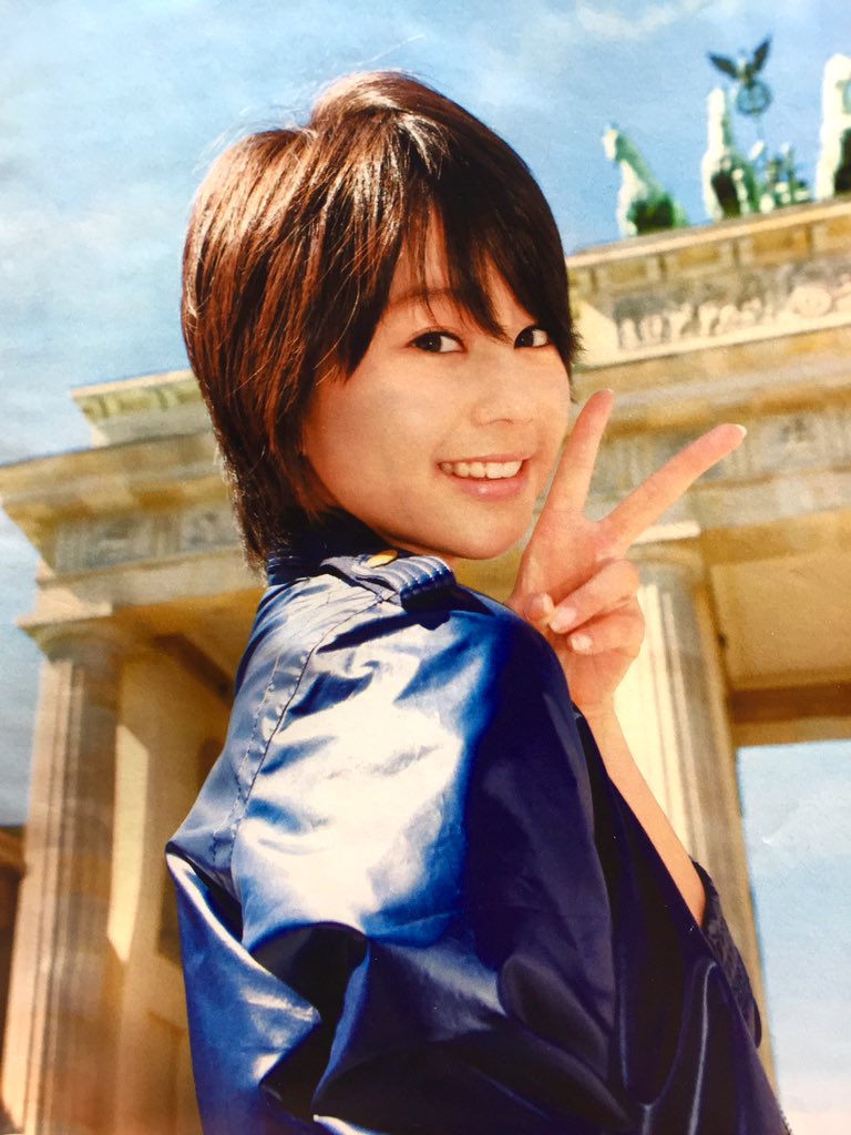 ウインドブレーカー　エロ シャカシャカナイロンネイビーはエロいこんな素材のモノ着ないような顔して。中学の同級生の女子が私服でツルピカネイビーの ウインドブレーカーを着ていて触りたかったのでふざけて背後から抱きついてやったらヌメッとしたコーティングがしてありビニール ...