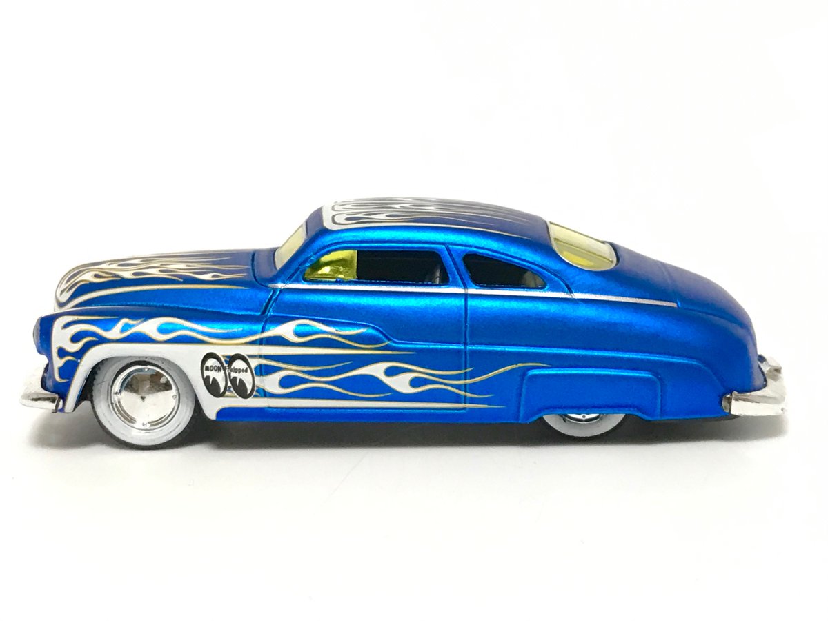 Magnetizingdiecast 1949 Mercury Custom 映画コブラの劇中車と同じ世代 たぶん 劇中での過激なアクションとは裏腹にこのモデルは繊細な白のフレームスが乗った美しいマットブルーメタリックに包まれてまるで工芸品のような出で立ち T Co