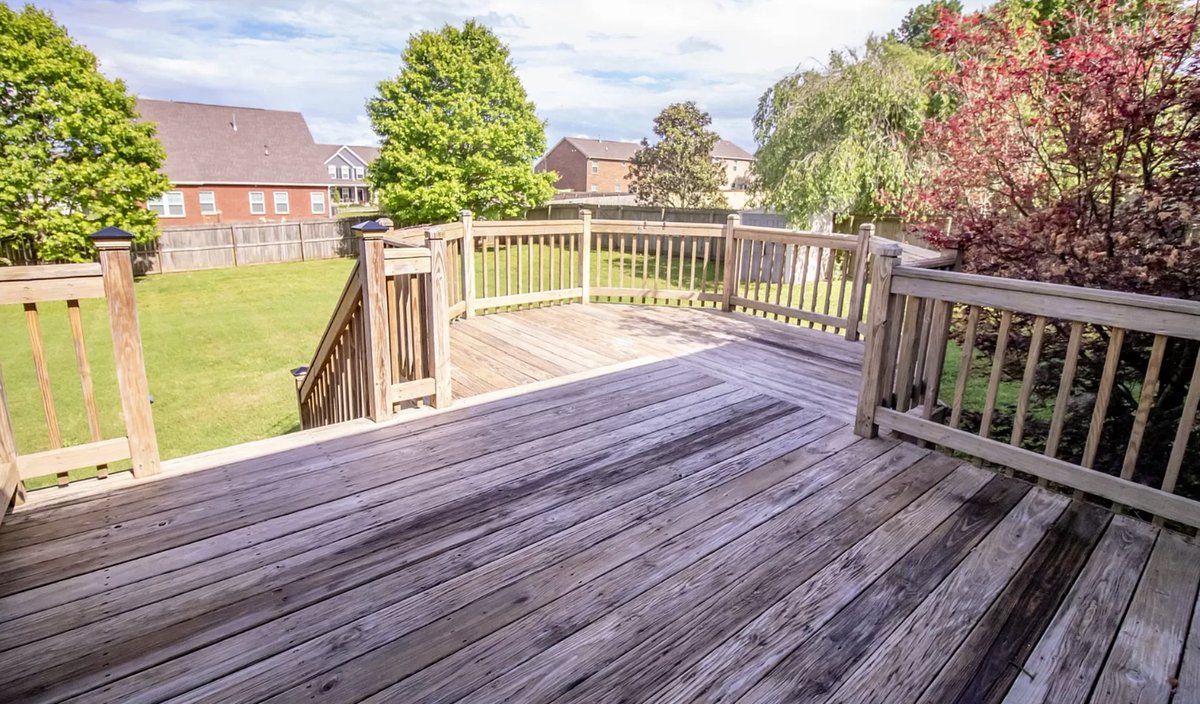 BernieGallerani's tweet photo. Spend your weekend on this spacious back porch. ☀️
Gallatin - 3 bed, 2 bath
Listing: https://t.co/G4KFXJ9MZk? https://t.co/4itc3YOv5t