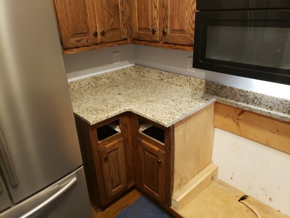ecg_upstate's tweet photo. The classic Giallo Ornamental granite is the perfect match for traditional kitchens with natural wood cabinetry. With its warm tones it melds into the space creating a timeless kitchen. https://t.co/AFJxeCKZPg