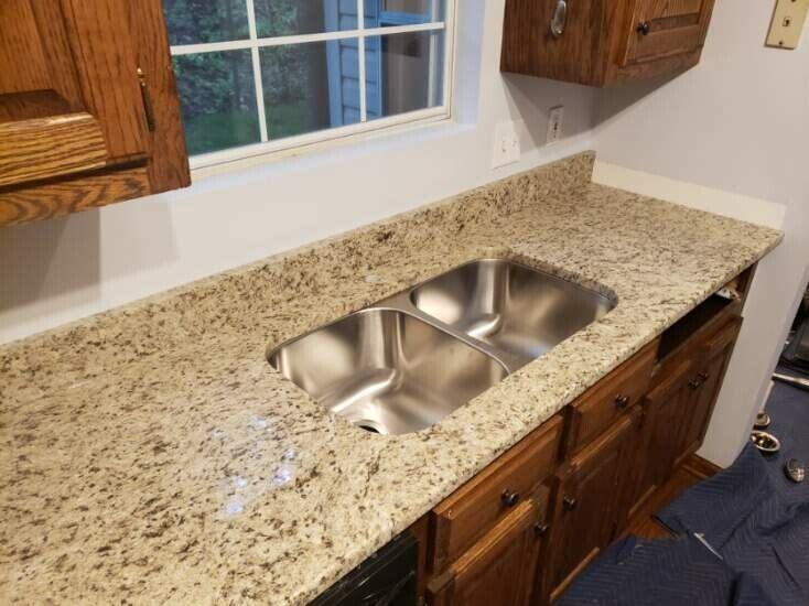 ecg_upstate's tweet photo. The classic Giallo Ornamental granite is the perfect match for traditional kitchens with natural wood cabinetry. With its warm tones it melds into the space creating a timeless kitchen. https://t.co/AFJxeCKZPg