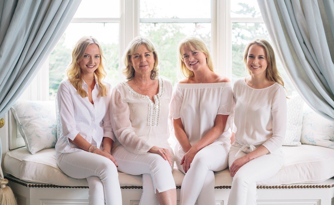 convertibill's tweet photo. White &amp; Green are a family run Irish company, specialising in luxury bedding. Run by Sari Winckworth and her daughters Danielle and Rebecca, they focus on #Fairtrade  suppliers and the use of organic cotton.

#luxury #sustainablefashion #businessgrowth 

https://t.co/4nSH2c9kyu https://t.co/iU2klvNyKU