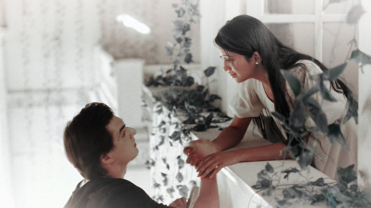 mereko laga repeat telecast with role reversal chal raha #Kaira  #MohsinKhan  #ShivangiJoshi