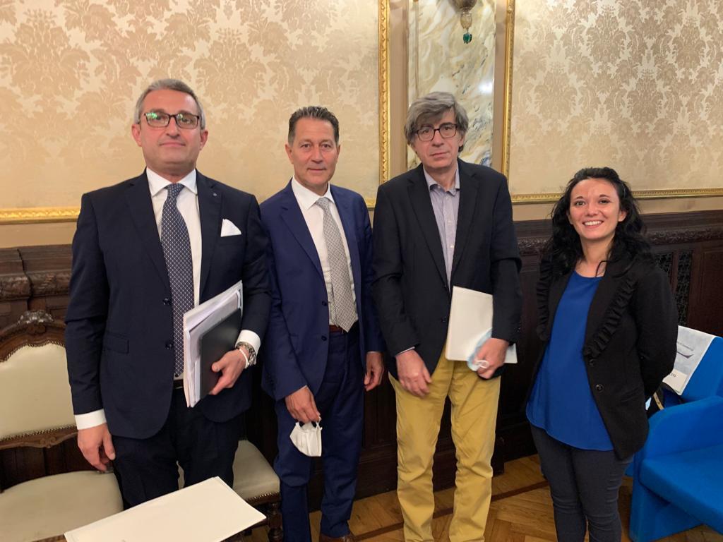 Insediato il nuovo Consiglio camerale della CCIAA #Cuneo
Mauro Gola eletto presidente
Tra i consiglieri, per il settore dell'#artigianato designati da ConfartigianatoCuneo: Luca Crosetto <a href="/lucacrosetto70/">Luca Crosetto</a>, Francesca Nota e Bruno Tardivo.
Congratulazioni e buon lavoro a tutti!