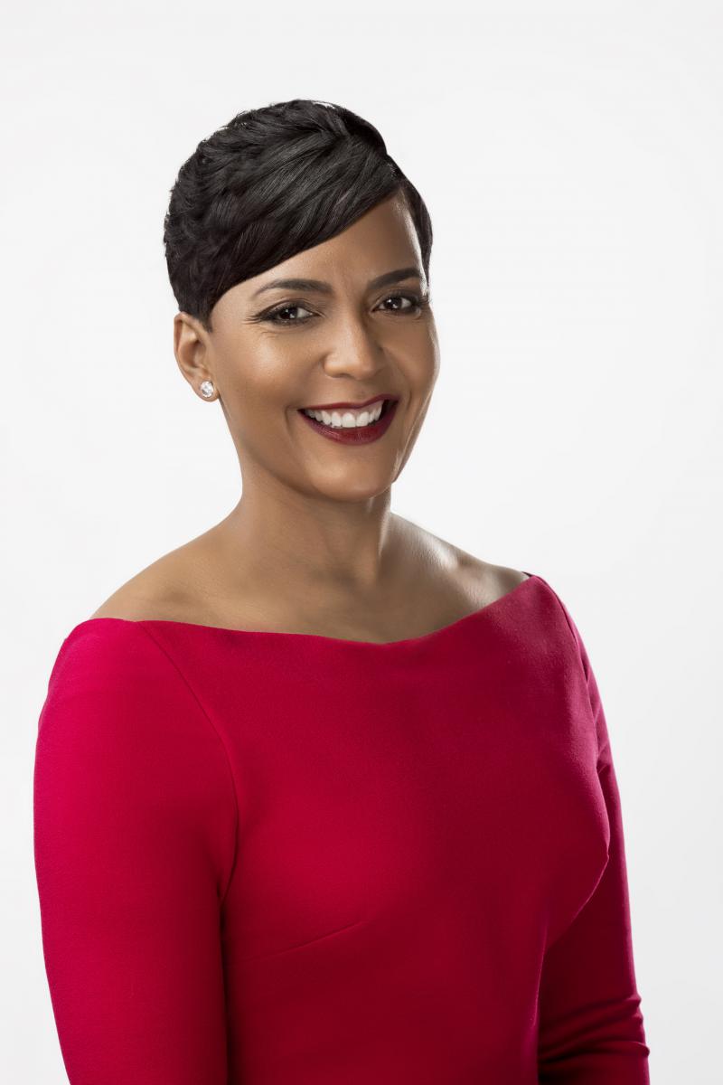 gpbnews's tweet photo. Atlanta Mayor @KeishaBottoms announced a five-phase plan for opening the city on Thursday night. The announcement comes about a month after the mayor created an advisory council to help her plan the city’s eventual reopening.

https://t.co/C7umLL3QuK https://t.co/FZjo8lydUz