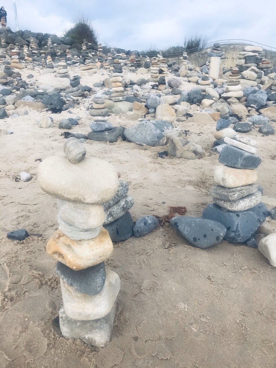 MiMuldoonSmith's tweet photo. The beach at Whitley Bay has been transformed into a work of art with these magnificent stone sculptures. An incredible example of how people can tackle these uncertain times  with creativity and innovation.  🌈 https://t.co/KcLpOQyIfN