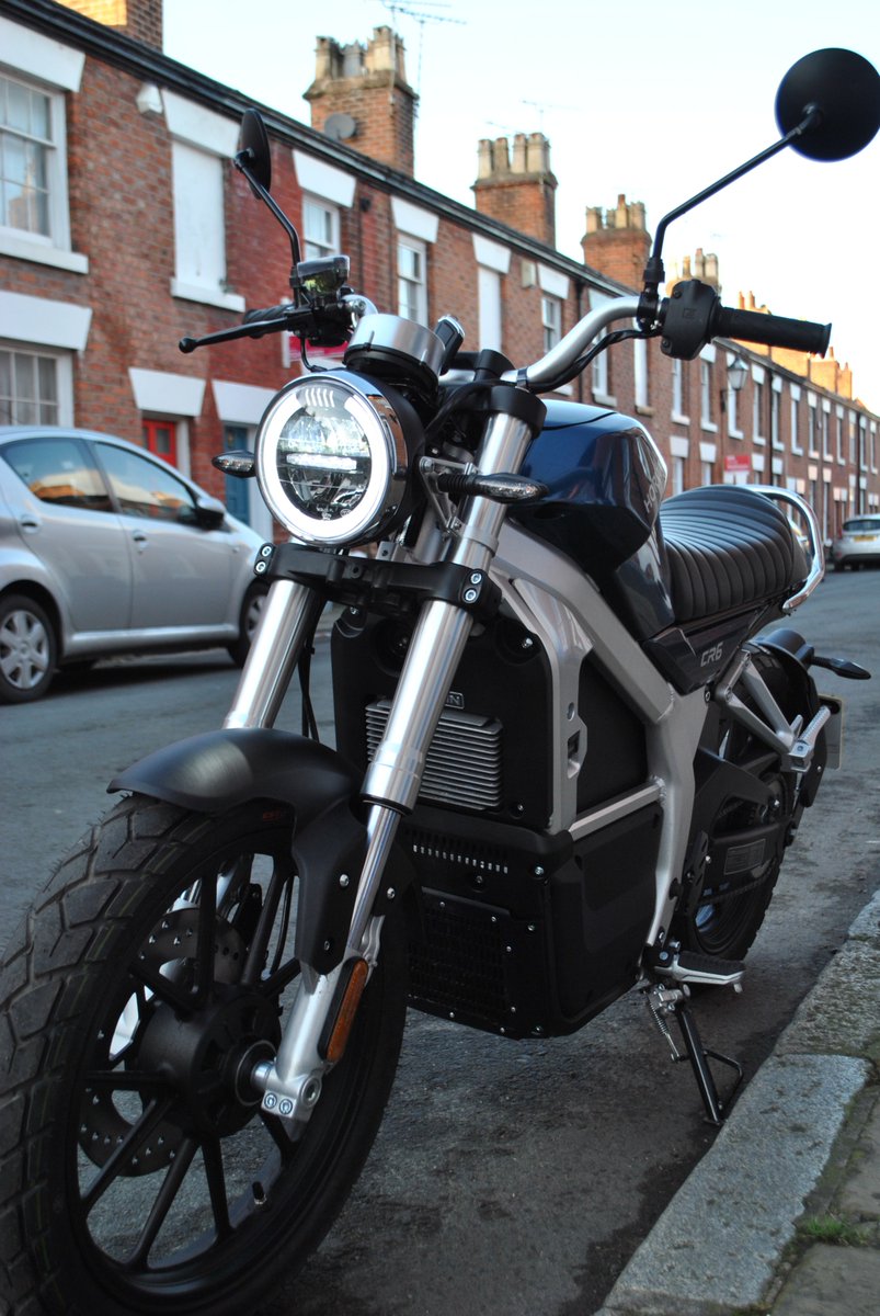 The Goverment Olev grant gives you 20% off the purchase price of the Horwin CR6, bringing the price down to an incredible £4,992. Locate your nearest Horwin dealer here artisanscooters.com/electric-deale… 
#ElectricMotorcycle | #ElectricVehicle | #OLEV