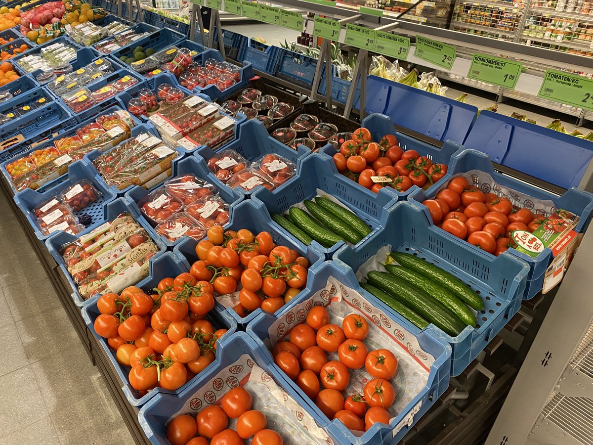 belgianjapri's tweet photo. Ja sla en tomaten zijn deze maand top verkopers! Nuttig om weten: alle groenten geteeld volgens de Flandria lastenboeken zijn milieuvriendelijk geteelde groenten. Bij Flandria sla is er zelfs een vooroogstcontrole op residu’s . #flandria #lastenboeken #flandria #belorta #vcbt https://t.co/Vro7rnQXn1