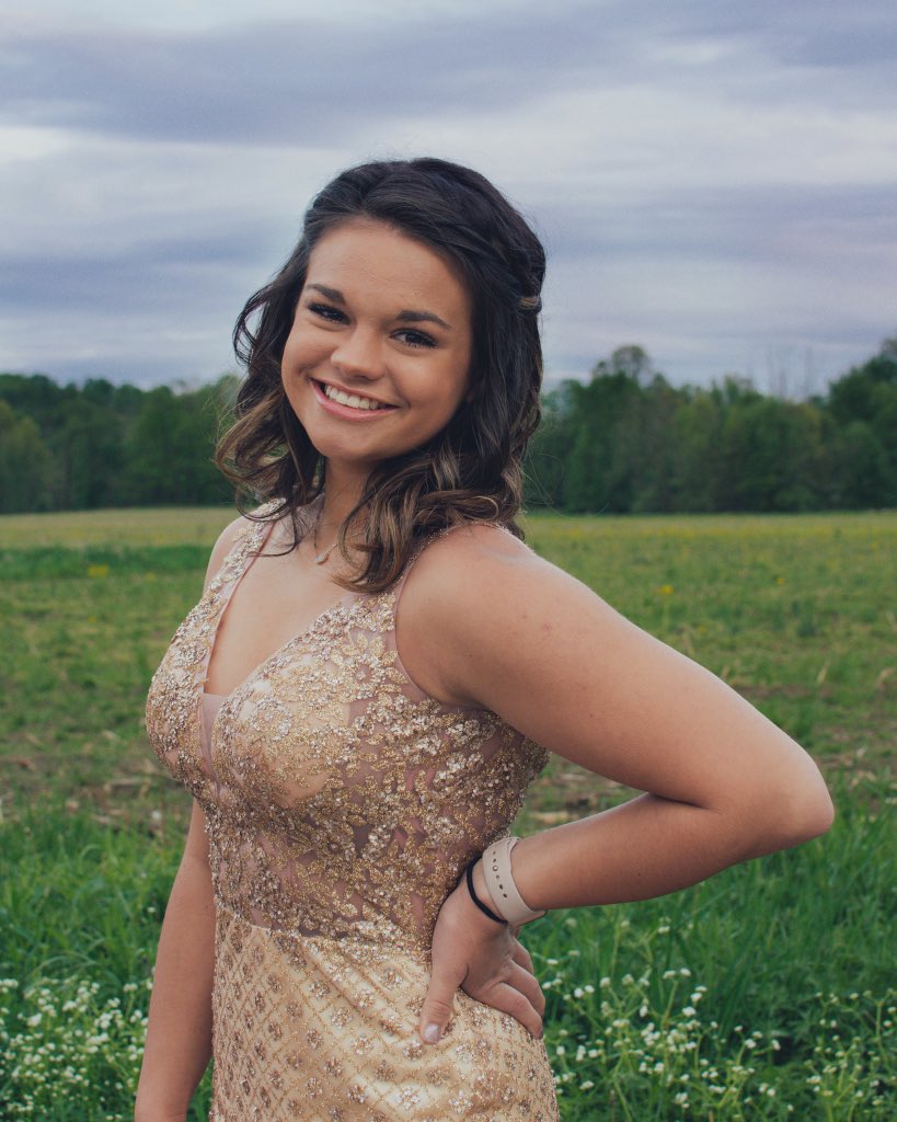 annabelle_ehmer's tweet photo. @CommitteeFhs #Fairlessprom2020 ✨✨✨ https://t.co/te4CYzRYRU