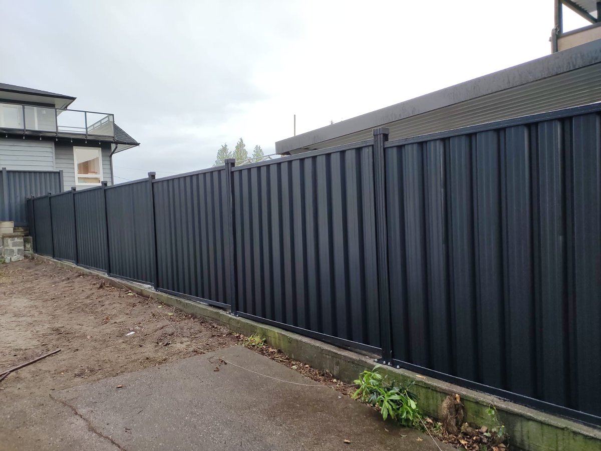 TgTiles's tweet photo. Big Sales On Galvanized Metal Fence $25/panel https://t.co/T0i3bXBCdu