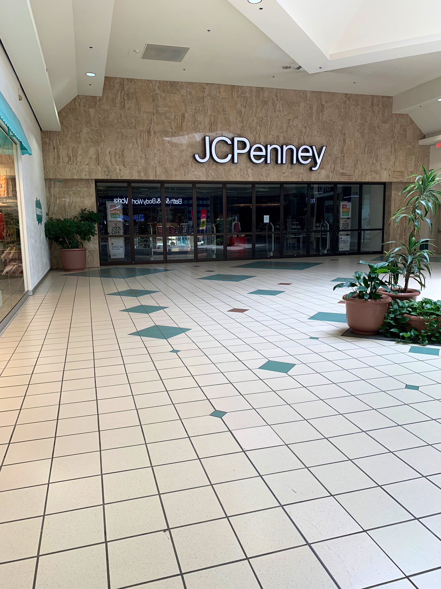 Lauren Thomas on X: Weekly local mall update from mom. JC Penney closed.  Dillard's open. “Just me and a few others,” in the mall, she said.   / X