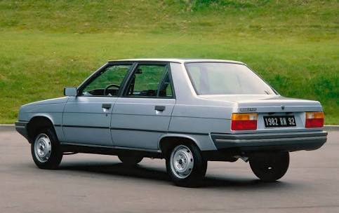 La première voiture de ma vie. 
La première que j'ai conduite.
La première dont je suis tombé amoureux. 

Et toi? C'est qui ton premier Amour..?

#Renault #Renault9 #CollectionCar