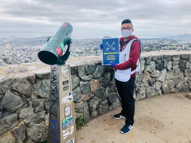 SF_emergency's tweet photo. Our Outreach Team was busy this past week posting important reminders in our favorite SF spots to stay 6 feet apart from others. It’s especially important to follow social distancing protocols and wear a face covering when leaving home this weekend. #KeepUpTheGoodWorkSF https://t.co/CG9b6zRzrD