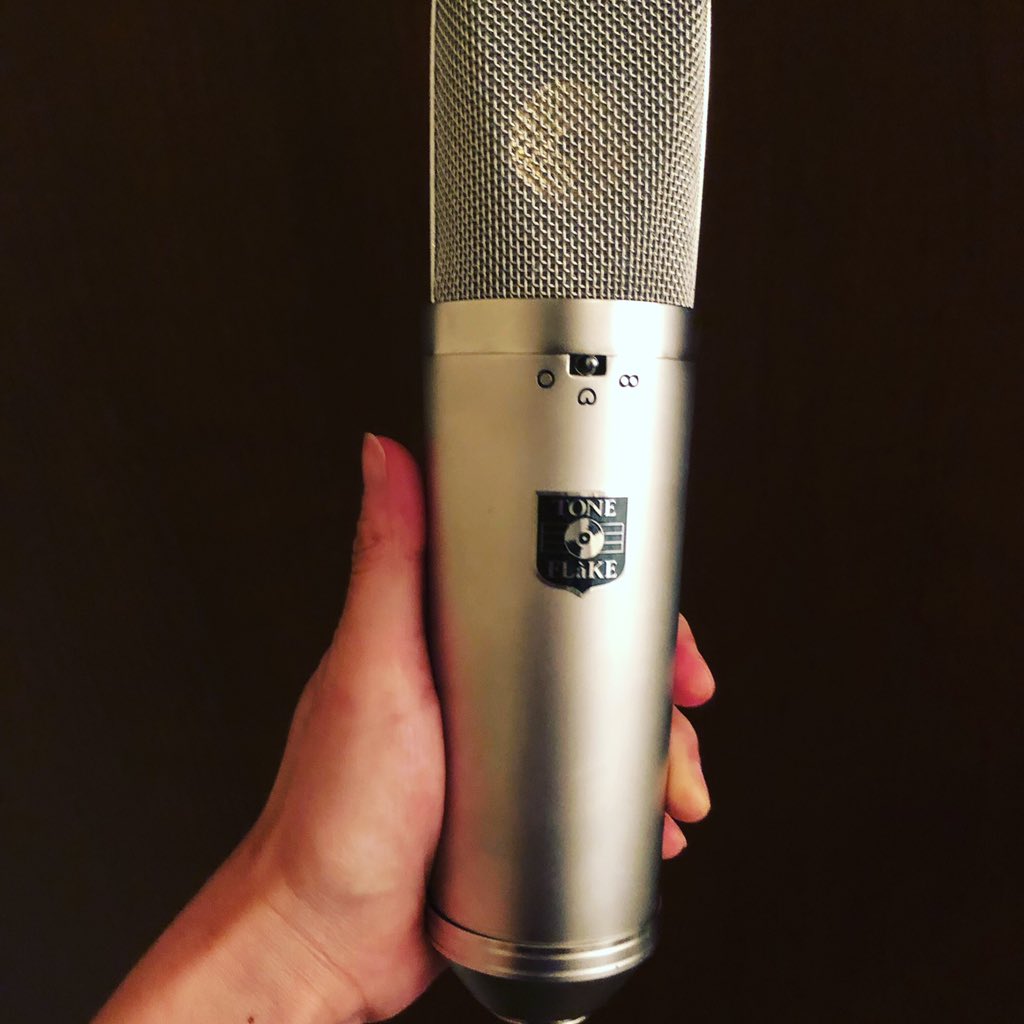 阿部美緒 良いマイクをお借りしました 名前はtoneflake T87s ビンテージのu87を元にチューニングして選別されたパーツで組んだ逸品 自然でストレスがなくいい音 いま自分のオリジナル曲の録音を含め色々レコーディングに使っているのですがこの 阿部美緒 良いマイクをお借りしました 名前はtoneflake T87s ビンテージのu87を元にチューニングして選別されたパーツで組んだ逸品 自然でストレスがなくいい音 いま自分のオリジナル曲の録音を含め色々レコーディングに使っているのですがこの