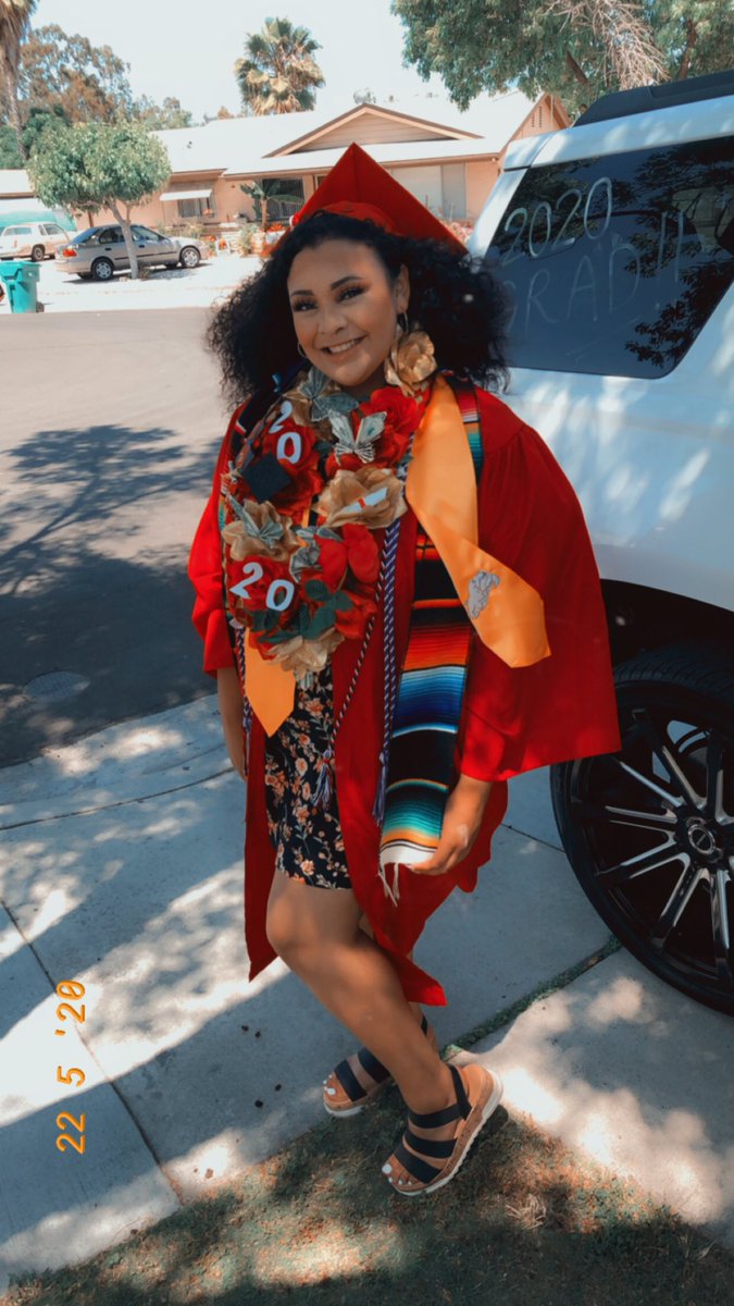 amyaestradaa's tweet image. now they always say congratulations 🎉💛❤️