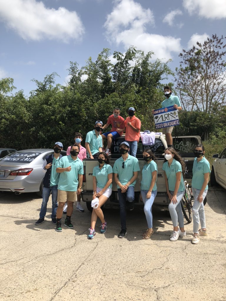 dalmaauu_'s tweet photo. Class 2020 Out🎓🎉 #byebyehighschool https://t.co/FIOlvADuTX
