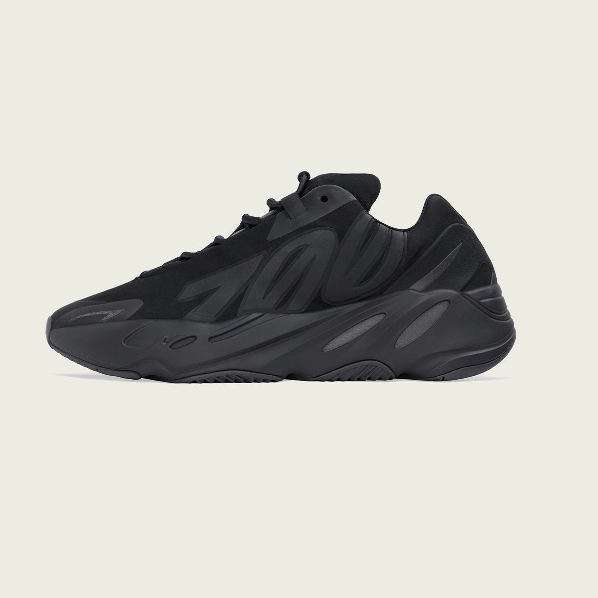 undefeated yeezy 700