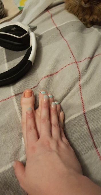 I got a pedicure to match my nails. https://t.co/P8zgcLInES<a href="/tag/lewdtubers"class="tags"><span>#lewdtubers</span></a>