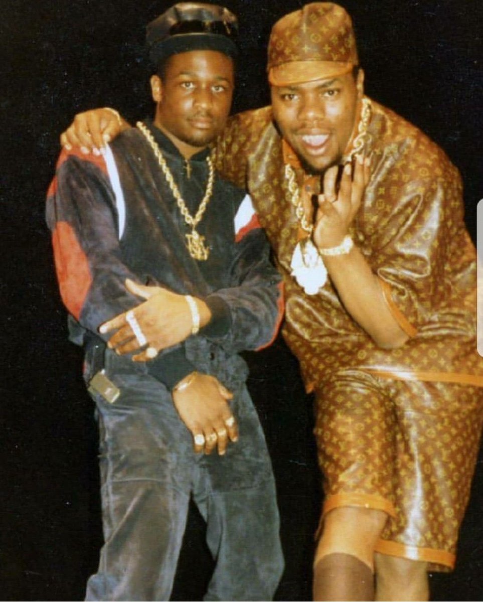 “An R&B OG”  {Thread}TJ Swan is known as the OG hook singer for Hip-Hop music. Born in the BX & raised in LI, Swan was raised with a musical background. He met Biz Markie at Five Towns college where they went on to perfect their craft & release music in the 80s!  #REPRESENT