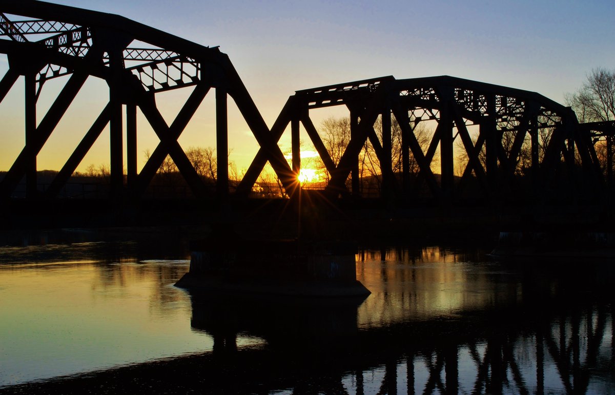 BillVargo's tweet image. My photography. First one, 2016, Second one, 2020. Also my first time posting my photos on here. Enjoy!