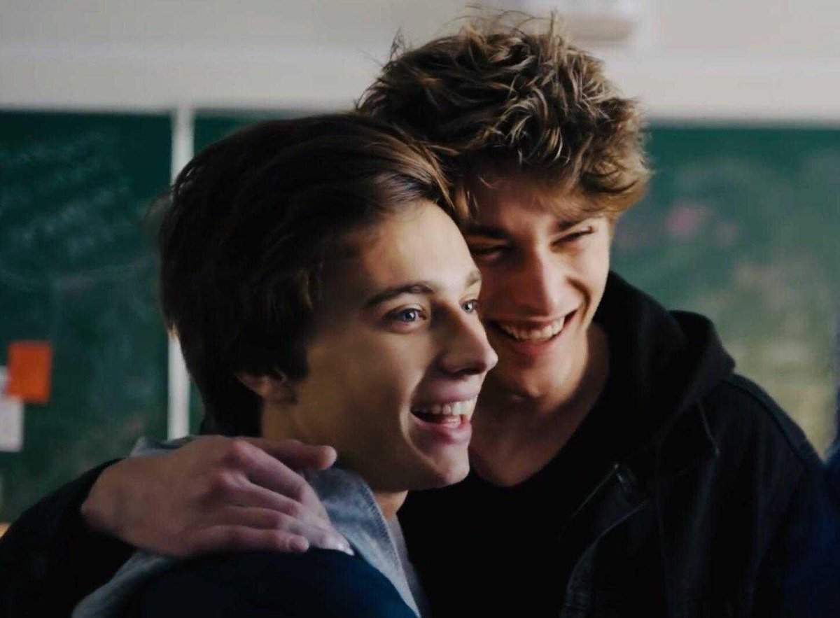 « Maybe you lost someone you never expected to lose. Maybe you lost yourself. That’s even worse. When you have bad days that just won’t let up, I hope that you will look in the mirror and remind yourself of what you are and what you are not »  #skamfrance