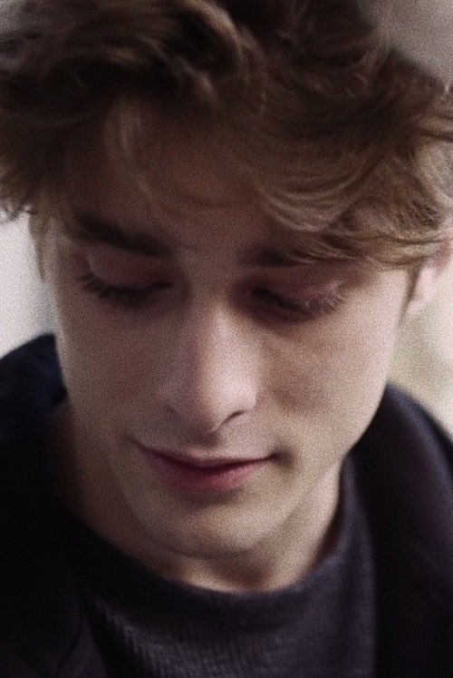 « You are not your mistakes. You are not damaged goods or muddy from failed explorations. You are not the opinion of somebody who doesn’t know you. »  #skamfrance