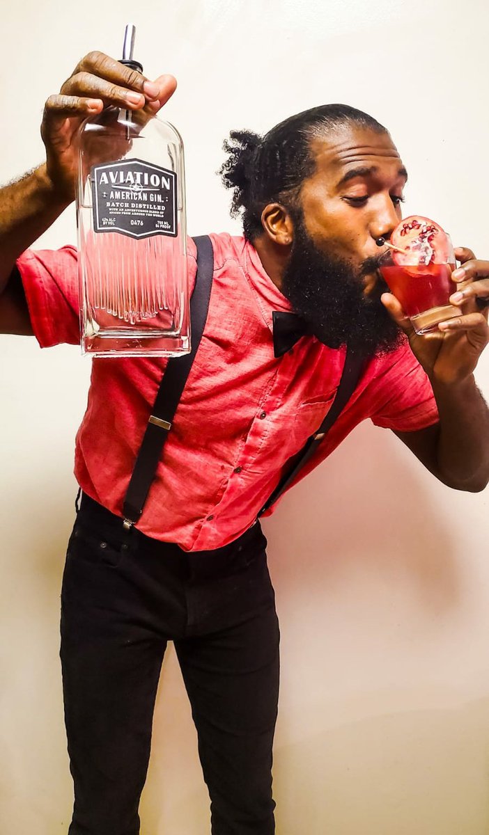 Standcocktails's tweet photo. There's always a time and place for gin...That place is right in my hands.
@AviationGin #happyhour https://t.co/xT7qto42NU