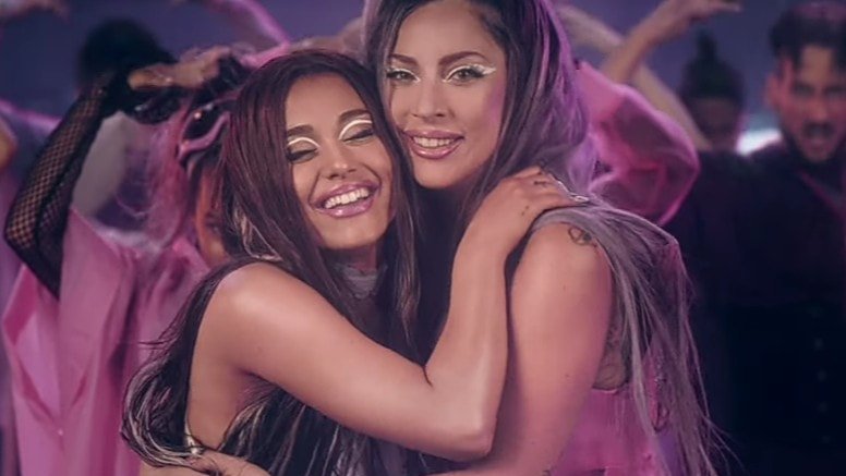 t_huntermx's tweet photo. Oficialmente #LadyGaga se convirtió en la tía de la generación después de estrenarse su video Rain On Me, en colaboración con #ArianaGrande. https://t.co/9l1RUq37yR