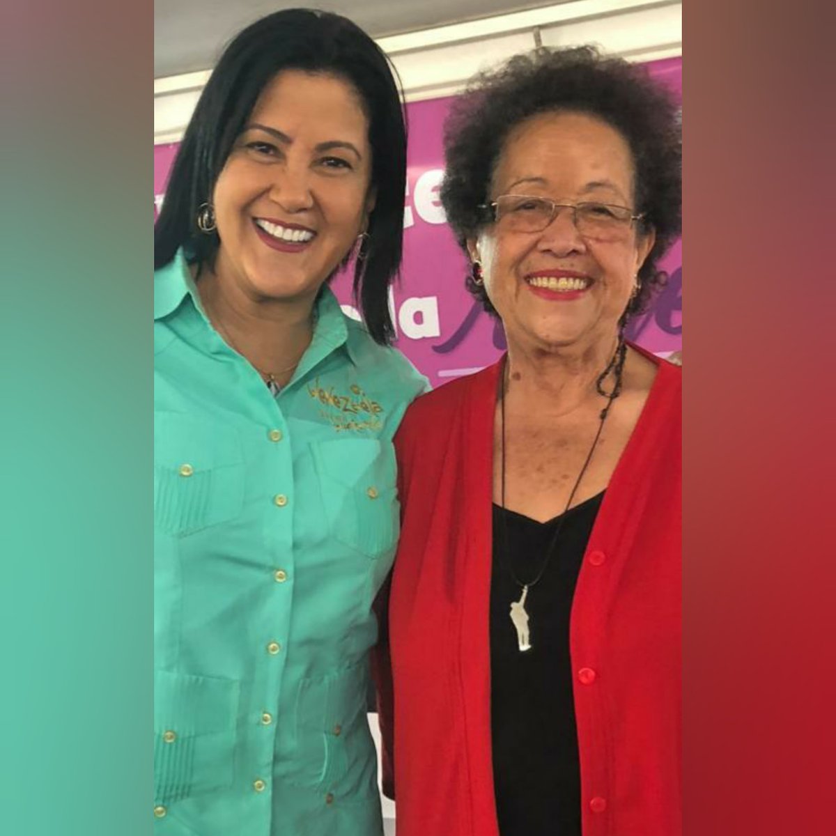 Marlenycdc_'s tweet photo. ¡Feliz Cumpleaños María León! Maestra, amiga, ejemplo de mujer revolucionaria. Gracias por tanta entrega y amor a nuestra Patria! 

Dios te Bendiga y te de mucha vida y salud 🙏🏻 Te Quiero Mucho! ❤️ https://t.co/wLEnFGcCgZ