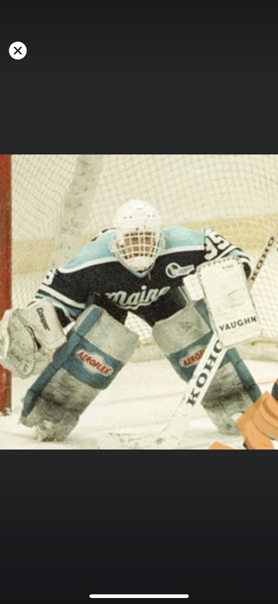 JR0791's tweet photo. Matt DelGuidice when he was playing at University of Maine. Off the rails with his Aeroflex pads, Vaughn blocker, and his Cooper glove. Enjoy!! 👍👍 @VintageGoalie @EssensasBlocker @GoalieHistory @GoalieGearNerd @TheGoalNet45 https://t.co/H6SAvqbZ7k