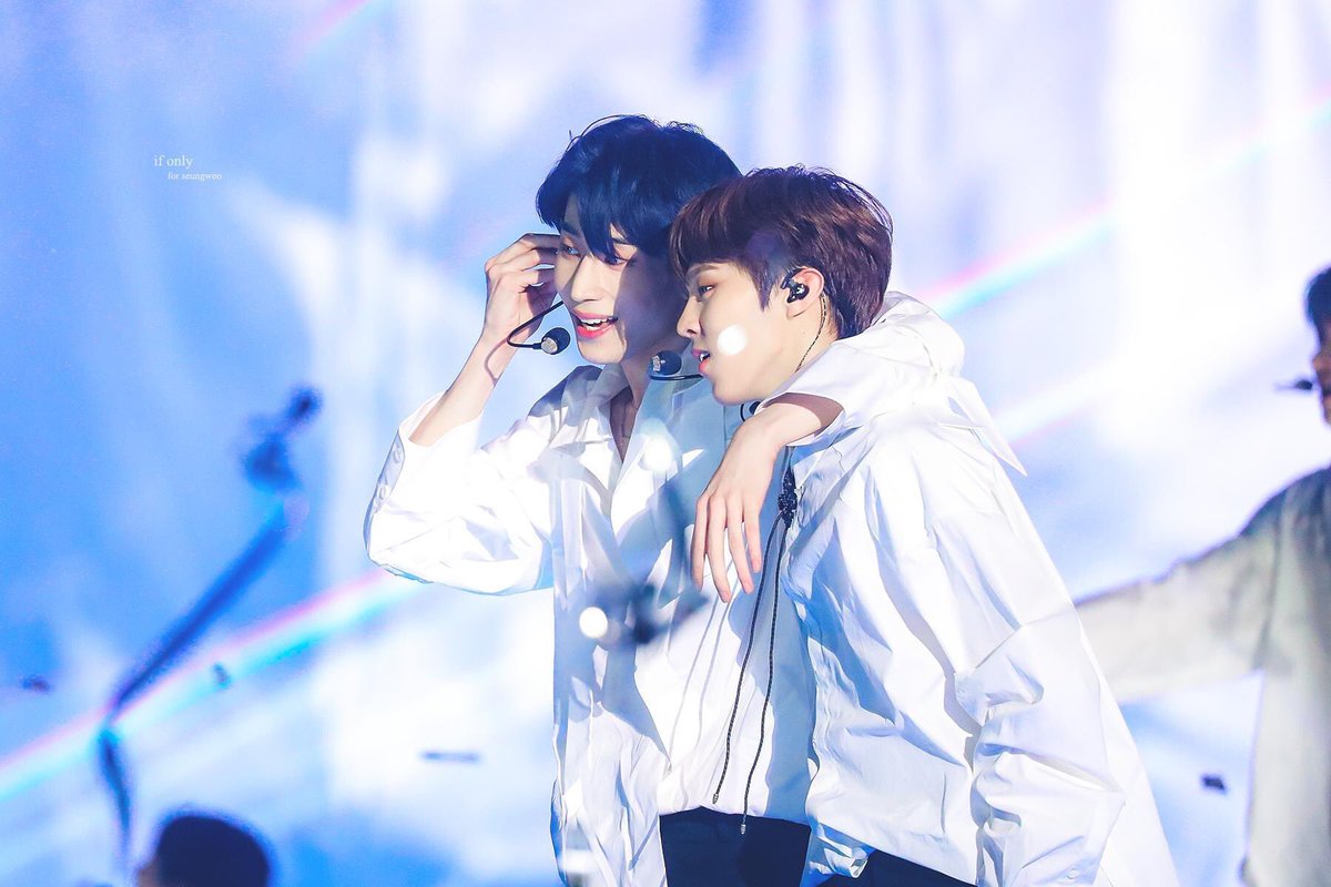 ที่พี่ซึงอูทำผมสีน้ำเงิน เราว่าพี่คิดถึงน้องอูซอกนะ