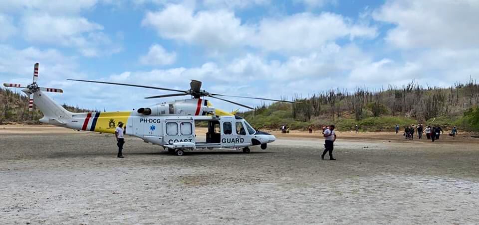 C_ZMCARIB's tweet photo. Het Rescue and Coordination Center van de Kustwacht Carib ontving afgelopen woensdagavond een verzoek voor assistentie van de Centrale Politie Post op Bonaire. Dit ivm een vermissing van een persoon. Zie verder ook:
https://t.co/zTLS1tAzu4 @CaribbeanSar @KustwachtC @Defensie https://t.co/3s9leTtSNa
