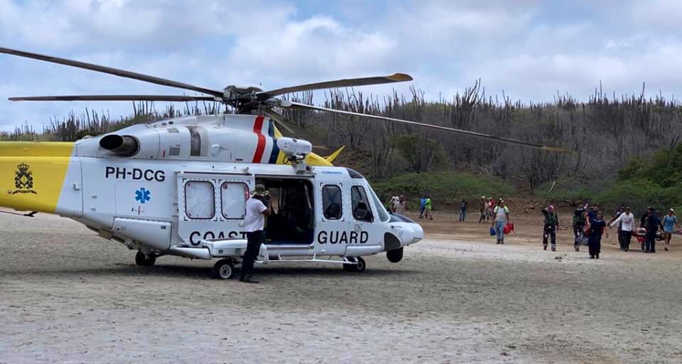 C_ZMCARIB's tweet photo. Het Rescue and Coordination Center van de Kustwacht Carib ontving afgelopen woensdagavond een verzoek voor assistentie van de Centrale Politie Post op Bonaire. Dit ivm een vermissing van een persoon. Zie verder ook:
https://t.co/zTLS1tAzu4 @CaribbeanSar @KustwachtC @Defensie https://t.co/3s9leTtSNa