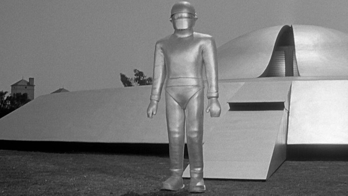NASAWatch's tweet photo. WRT the giant @ElonMusk statue thing that is being erected in Tulsa, Oklahoma #TulsaforTesla
Just sayin' #Gort https://t.co/VIsv60cHIz