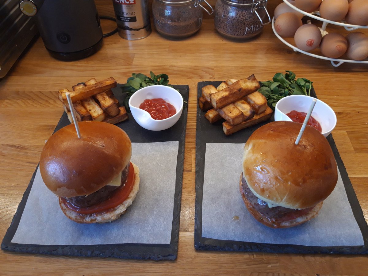 Assemble, whack a wooden stick through the middle, serve. Et VOILA, a gastropub burger that looks lovely but is impossible to eat.