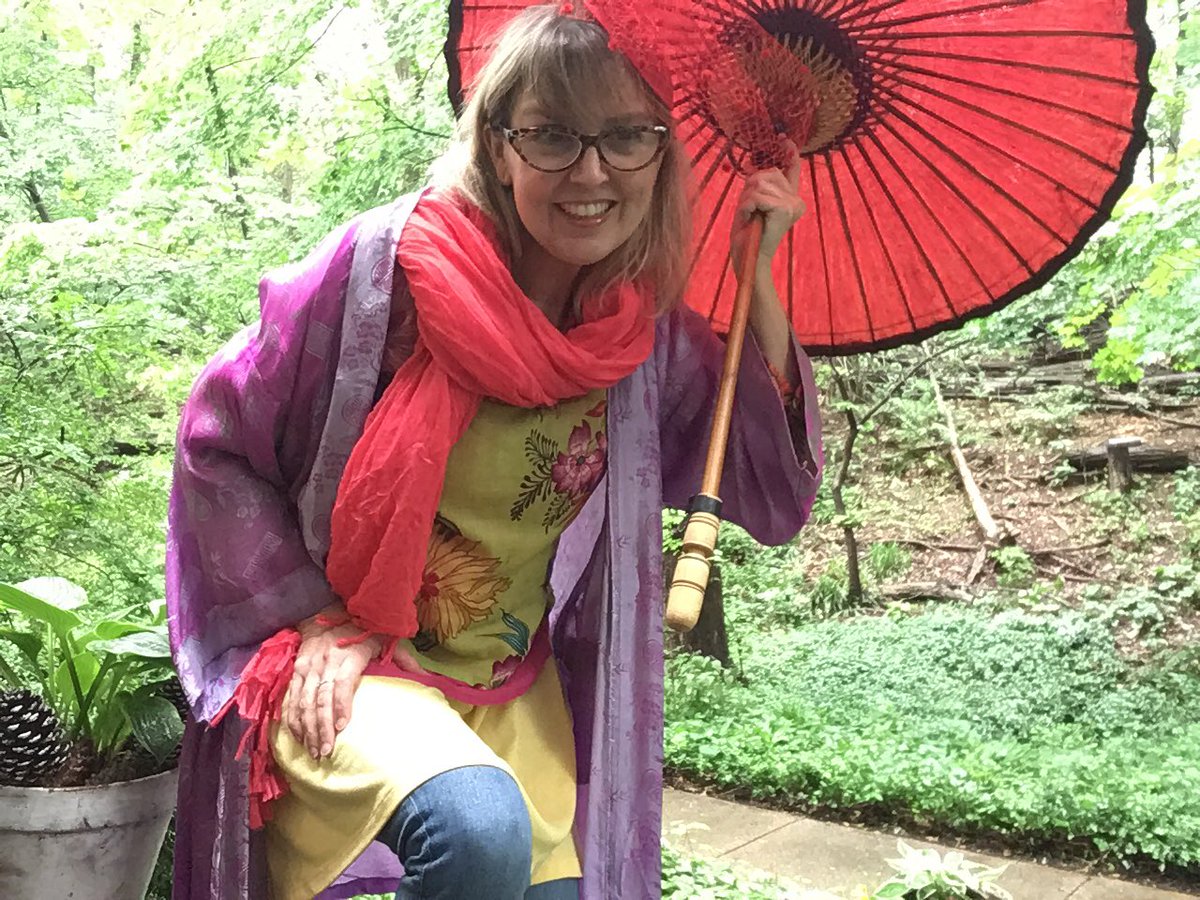 Aiming for #ROYGBIV from head to toe for Rainbow Day! I even have on purple sneakers offscreen. #schoolspirit #KWBpride