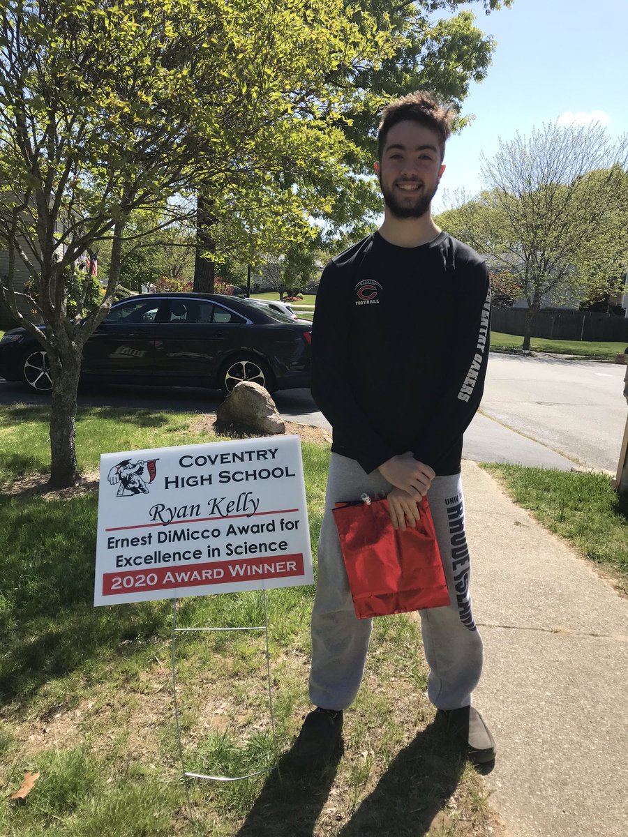 StevenSluko's tweet photo. It was a pleasure to deliver the Ernest DiMicco Award for Excellence in Science to Ryan Kelly!  Congratulations Ryan! Good luck at URI next fall. @CoventryOakers @coventryschools #ywedoit https://t.co/IjtoMkWOt5