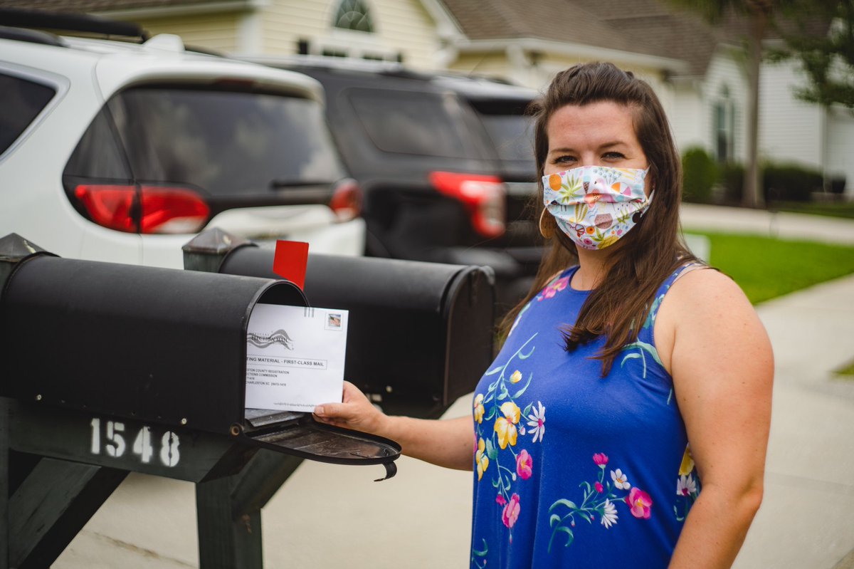 CBCin843's tweet photo. 😷✔️💙🌊🇺🇸💪 #FLAGSUP #ivoted #AbsenteeBallot #MailInVoting #scpol #chspol #BlueWave2020 @ChsDems https://t.co/7Pt9FuwmFZ