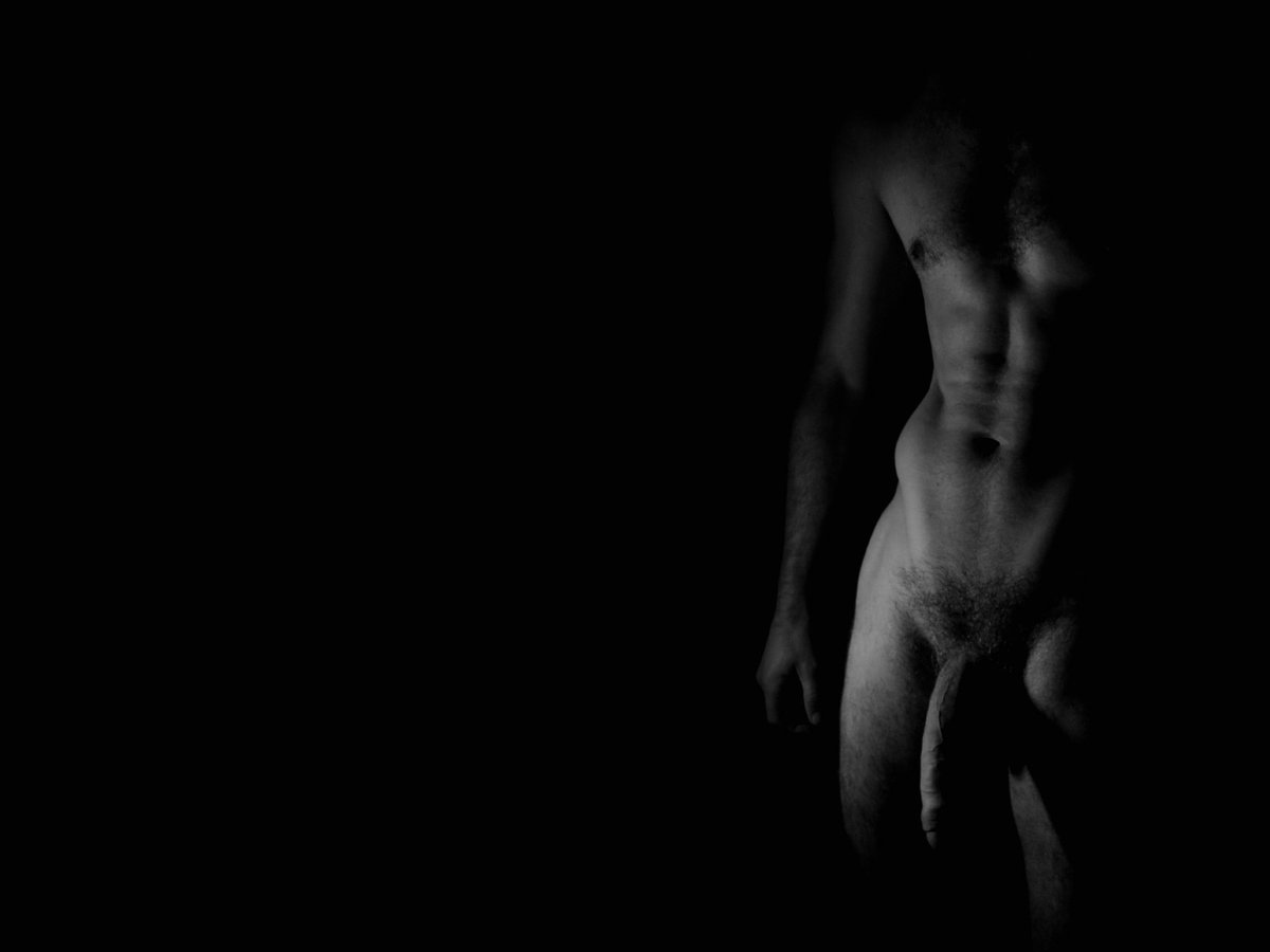 akinkinthetale's tweet photo. Self portrait #nudephotography #naked #man #hung #bodyscape https://t.co/hEkUMzQYAP