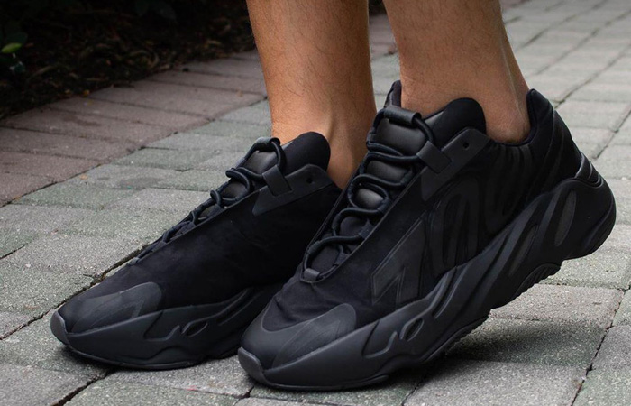 yeezy 700 core black