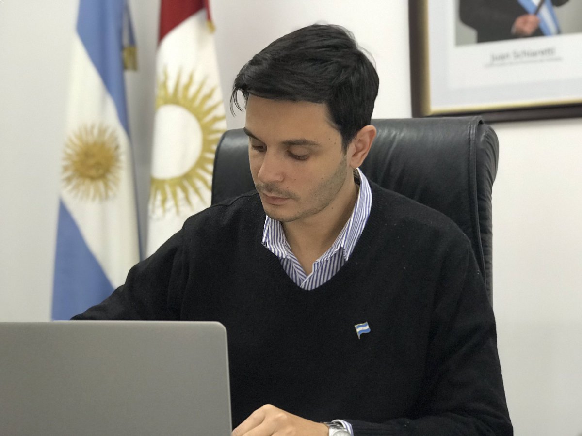 juanpinglese's tweet photo. Ya estamos conectados en #JornadaCREA2020, en un ratito nada más hablaremos sobre Transformación Digital y la plataforma #CompraAmiga. Seguínos acá: https://t.co/FLSq9ZpOEB https://t.co/tw3sJrwRNi
