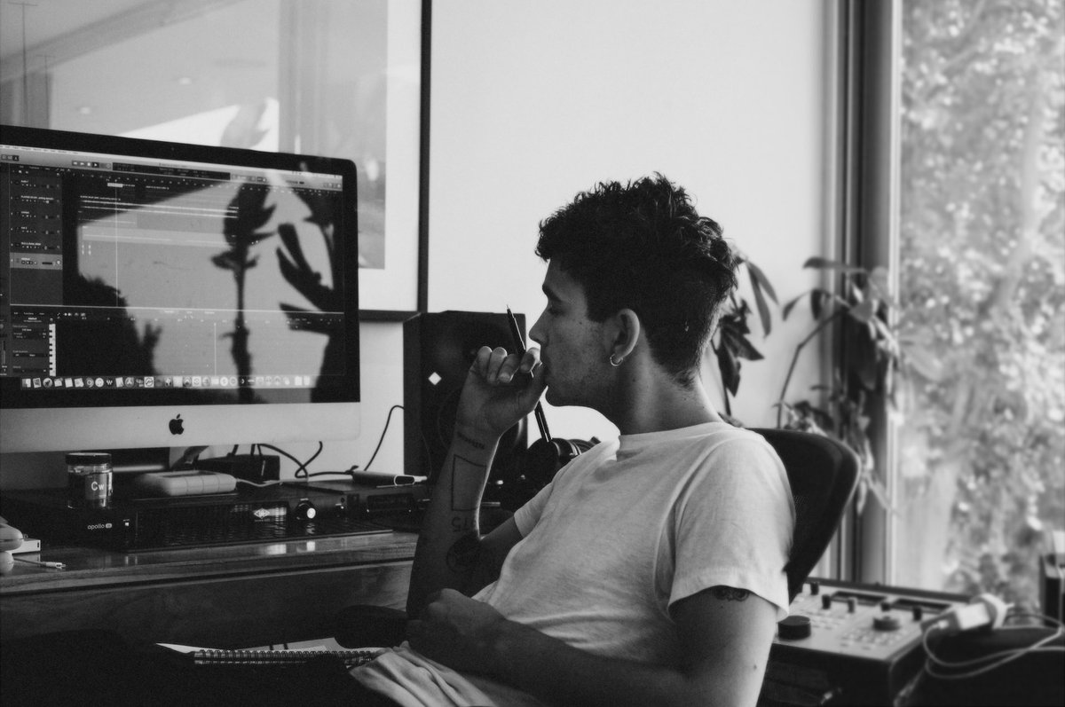 jamieoborne's tweet photo. #the1975  #noacf https://t.co/YHAMt1nXi3