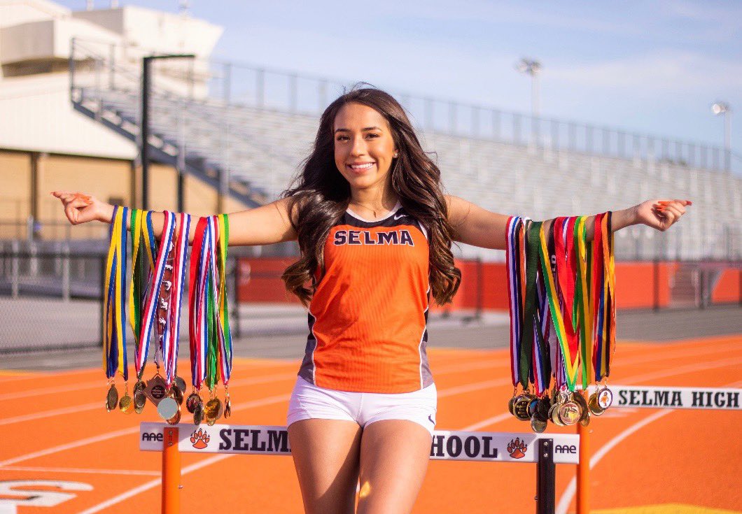 StephenABC30's tweet photo. ICYMI Selma’s Mia Salinas has a number of school records for track. Instead of the area meet, she had a graduation before heading to run at CSU San Marcos! @ABC30 https://t.co/yWmBcCRFvY https://t.co/kA1I5ThMdR