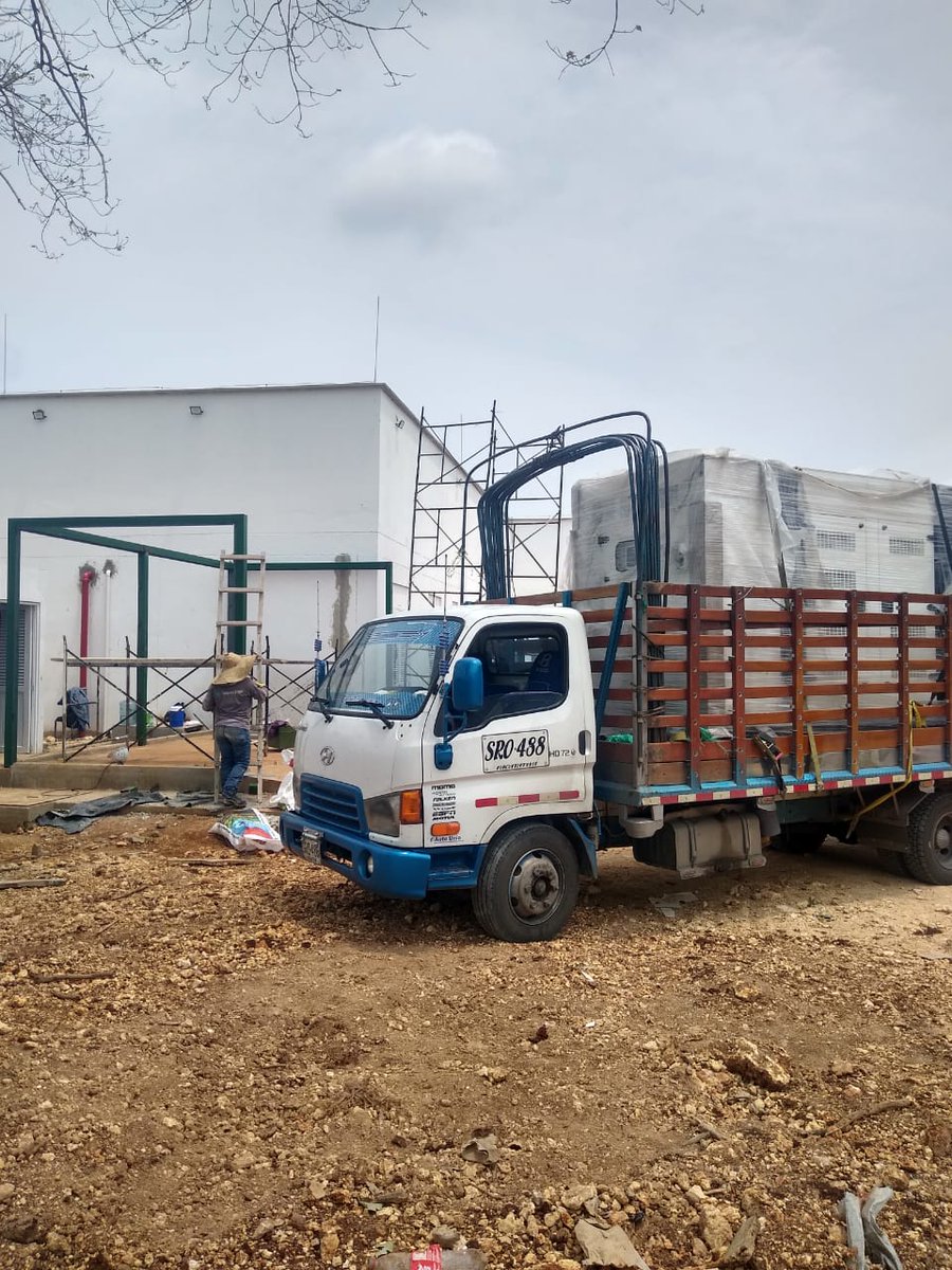 alzadoencanto's tweet photo. Acaba de llegar la planta eléctrica de 500 KVA, adquirida por la alcaldía de Turbaco, para poner funcionar el hospital. Vamos abriendo caminos Hacia la Prosperidad con Valores. Amando Venceremos!!! https://t.co/8GNAt5Zhlc