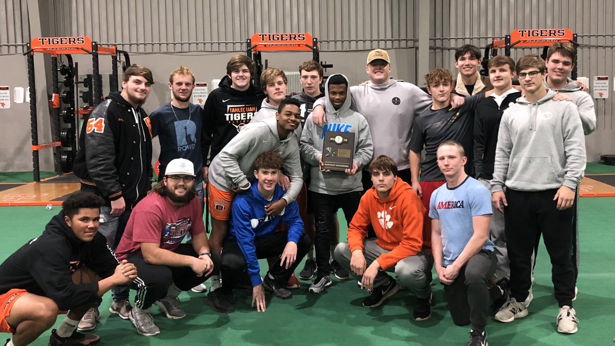GilbertbBrad's tweet photo. I want to thank these seniors for the impact that they have made on my life. They were a group with high character, which allowed them to provided great leadership. That will be their legacy! https://t.co/s2OygOrszA