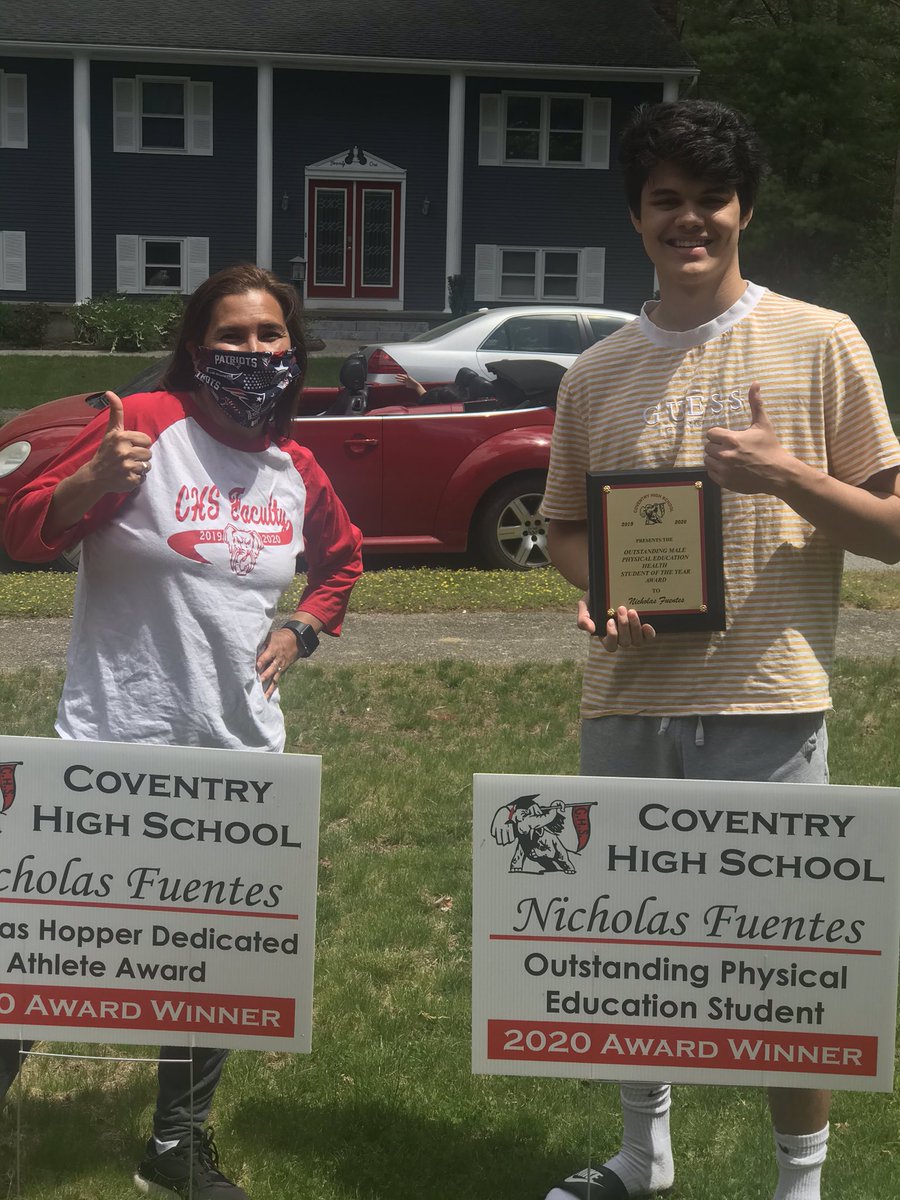 Congratulations to Nick Fuentes the recipient of the Doug Hopper Dedicated Athlete Award and also the recipient of the CHS Physical Education Student of the Year! <a href="/CoventryOakers/">Coventry High School</a> <a href="/macomberbrooke/">Brooke Macomber</a>  #Oakerpride