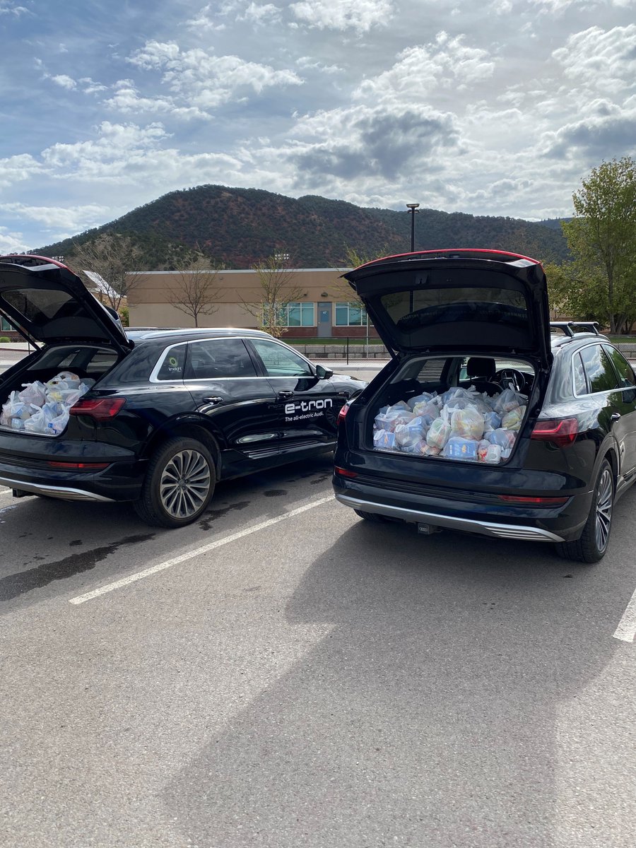 AspenSnowmass's tweet photo. We’d like to give a huge thank you to the Roaring Fork School District for continuing to provide lunches for our kids. And thank you to our partner @Audi for making your E Tron hotel vehicles available for us to help in the delivery process. #AspenTogether https://t.co/CVOGdfZ4dV