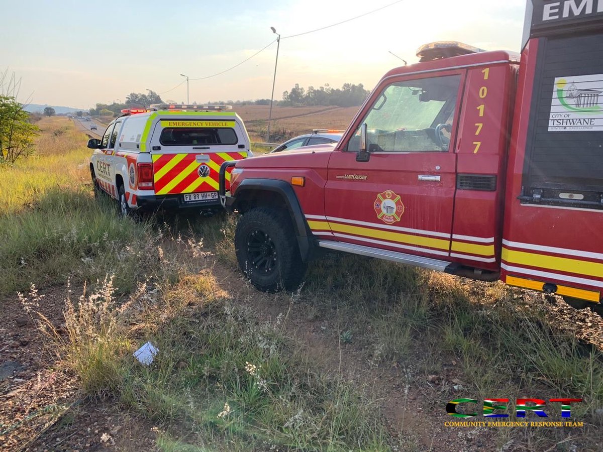 sa_cert's tweet photo. [CLUBVIEW] a cyclist has been killed after been struck by a vehicle, on Wierda Road, Near the N14 highway in Clubview in Centurion. @monitor_net @CityTshwane @TMPDSafety @sa_cert @TrafficRTMC https://t.co/EF4sSnmZYs