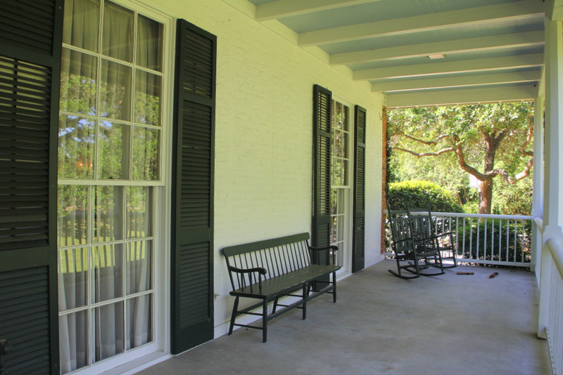 Living in an A. Hays Town Home in Lafayette, Louisiana

At Chambers Architects, we admire A. Hays Town, a Louisiana architect, who practiced for 65 years beginning in 1926. Town perfected his own regional southern style.
  
chambersarchitects.com